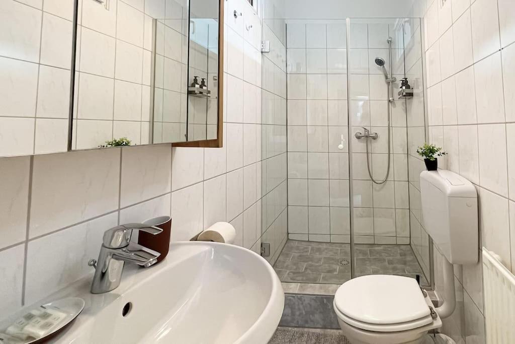 Apartment Cozy & 2 Bedroom Wien